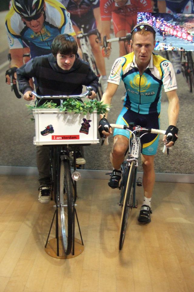 Lance Armstrong je bez šance ... Lance Armstrong je bez šance ...